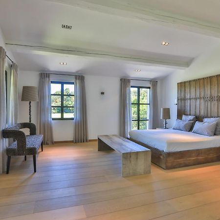 Vyylla Private Resort Saint Tropez Ruang foto