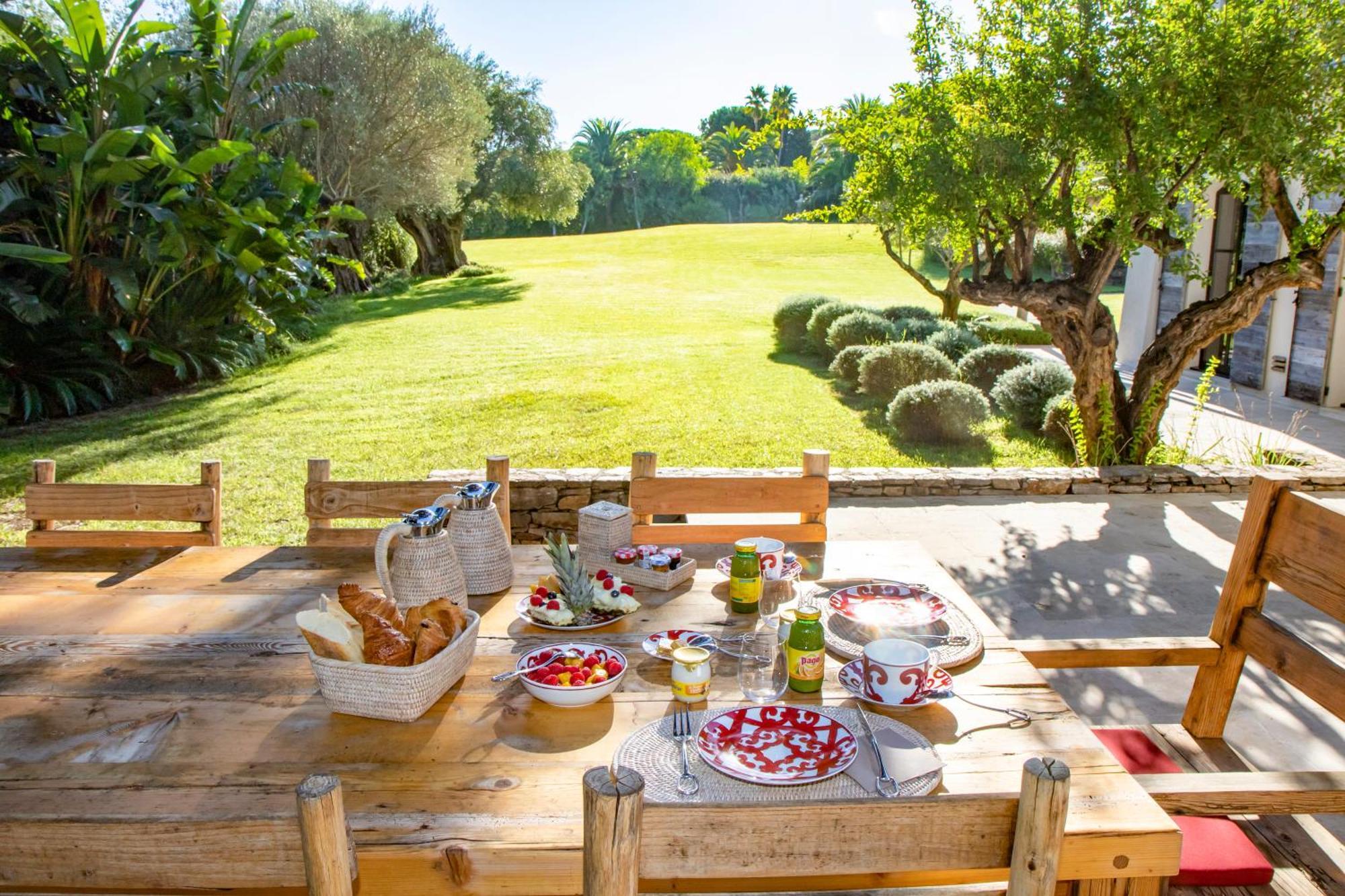 Vyylla Private Resort Saint Tropez Ruang foto
